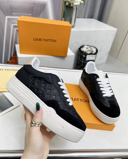 LV SHOES 
LADIES 
GOOD QUALITY 
105 dhs💓
Size 36 TO 40

Zain40
♥️♥️♥️
