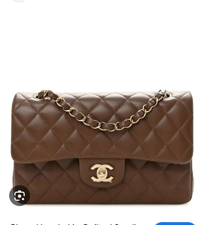 CHANEL 
GOOD QUALITY 
130 dhs🇦🇪🇦🇪
SIZE 28CM

Zain200
♥️♥️♥️