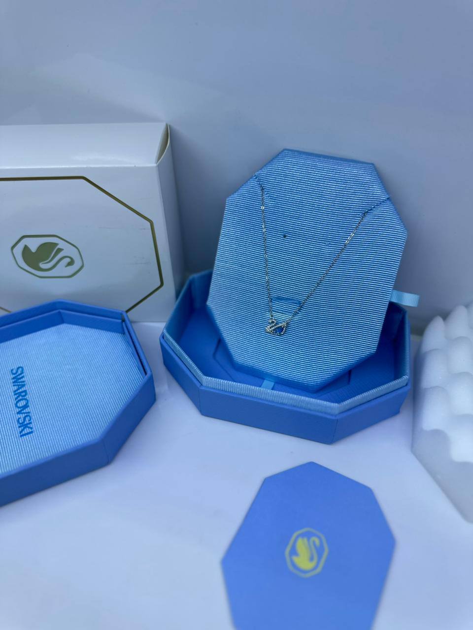 SWAROVSKI 🪿*
Necklace ❣️
Master quality 💯
With normal boxes 🗃️
50 dhs🪙🌨️
With master box 📦 
75 dhs🪙🌨️

Zain216
♥️♥️♥️