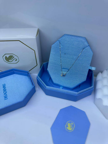 SWAROVSKI 🪿*
Necklace ❣️
Master quality 💯
With normal boxes 🗃️
50 dhs🪙🌨️
With master box 📦 
75 dhs🪙🌨️

Zain216
♥️♥️♥️