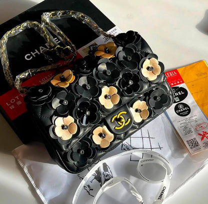 Chanel
130 dhs✅
Super good quality with box

Zain35
♥️♥️♥️