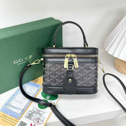 Goyard

with box
🎁🎁🎁

75 dhs✅

Zain232
♥️♥️♥️
