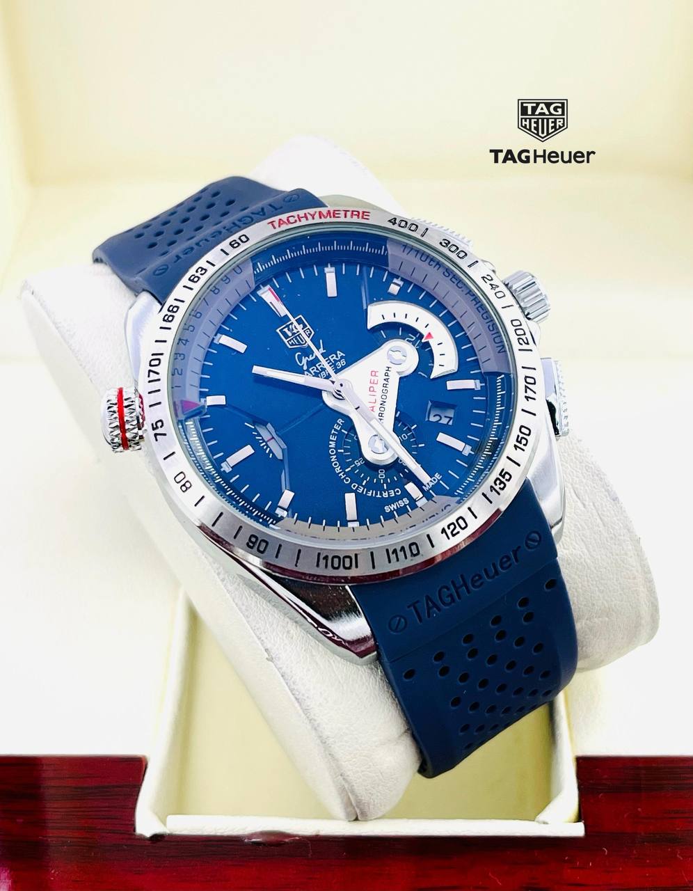 Tag-Heaur Men
*chronograph working*
110 dhs🪙💚
*Battery*

Zain29
♥️♥️♥️