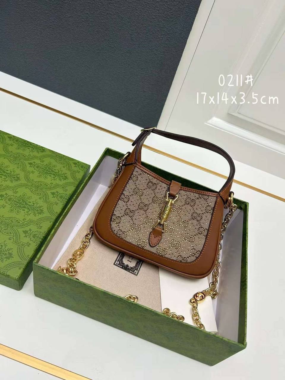 Gucci - Miu Miu
280 dhs✅
Master🌺🌺

Zain153
♥️♥️♥️