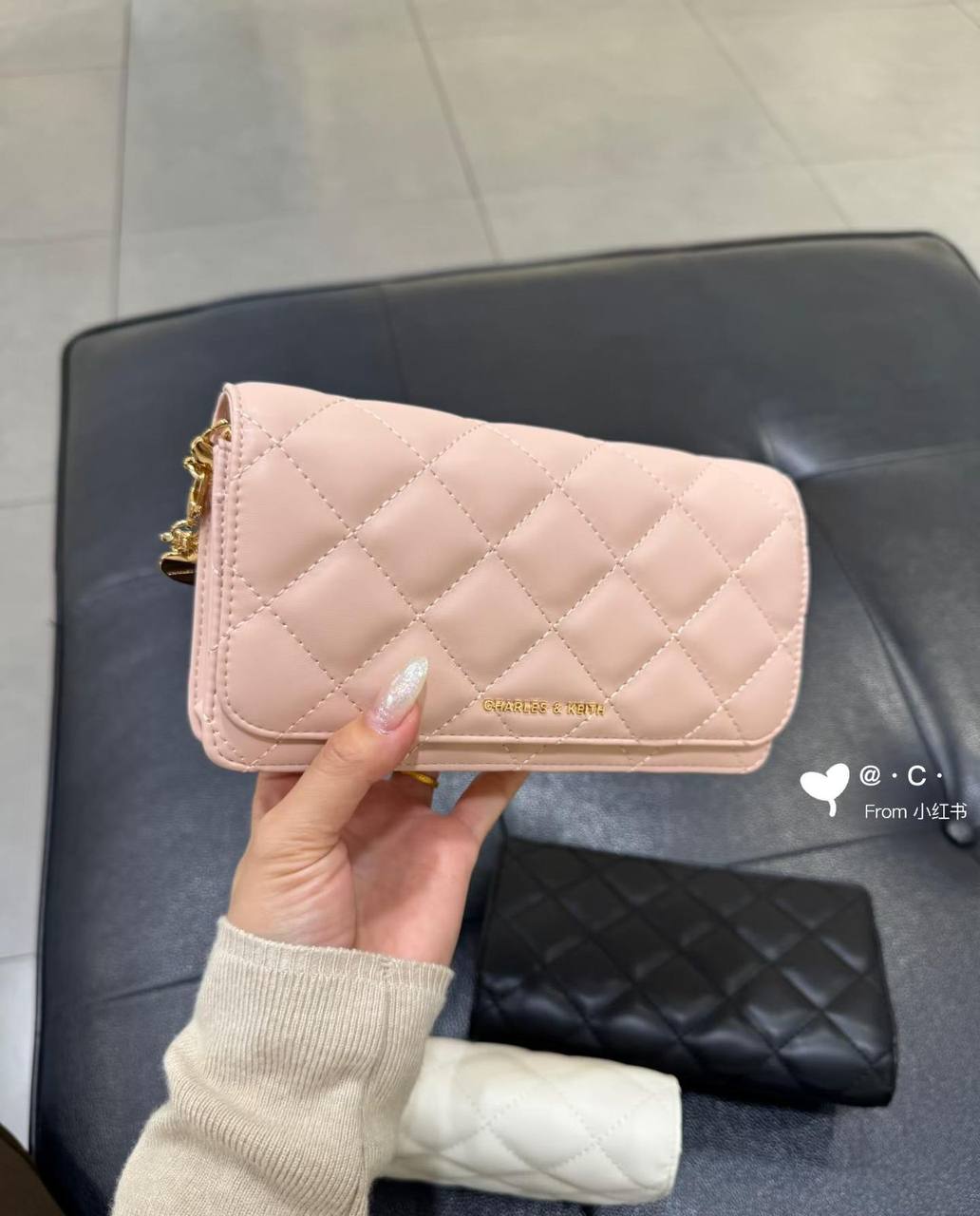 CK
Charles and keite
100 dhs✅
with box
🎁🎁🎁
Good quality

Zain07
♥️♥️♥️