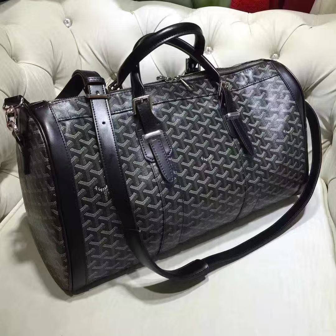 Goyard  Travel Bags
New Came❣️❣️
120 dhs✅

Zain143
♥️♥️♥️