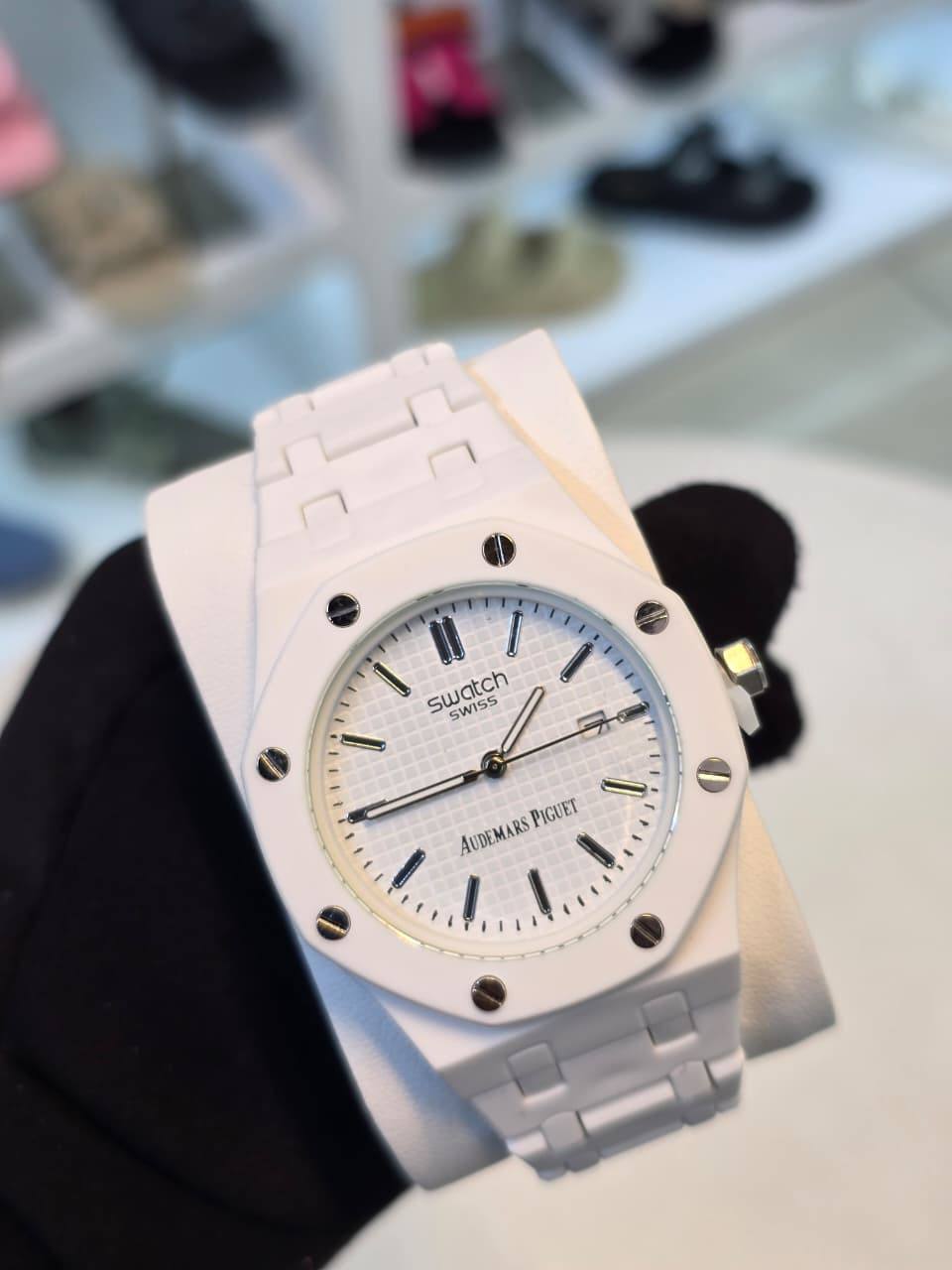 Swatch
50 dhs🇦🇪🇦🇪

Zain29
♥️♥️♥️