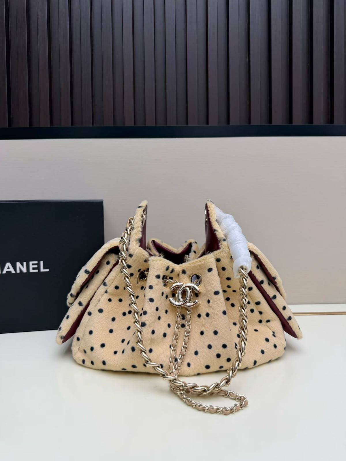 Chanel

320 dhs🇦🇪🇦🇪

Zain153
♥️♥️♥️