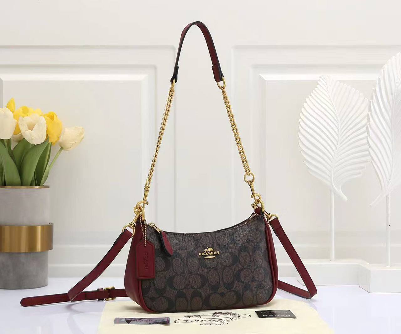 Coach

High quality 

With box 
🎁🎁🎁

85 dhs🇦🇪

Zain136
♥️♥️♥️