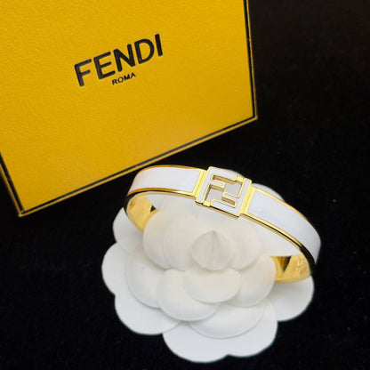 FENDI BANGLE
MASTER💫✨
60 dhs🇦🇪🇦🇪

WITH BOX AND PAPER BAG🛍️🎁

Zain89
♥️♥️♥️