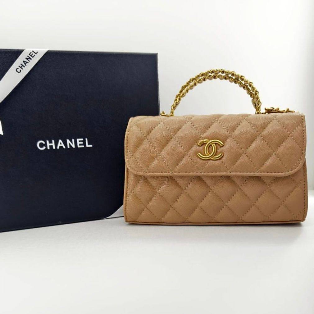 CHANEL 
 GOOD QUALITY 
WITH BOX 
🎁🎁🎁

100 dhs✅
SIZE : 22 cm

Zain295
♥️♥️♥️