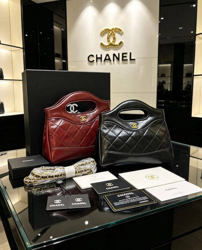 Chanel 

100 dhs🇦🇪🇦🇪🇦🇪
Have box

Size:21*4.5*15

Zain07
♥️♥️♥️