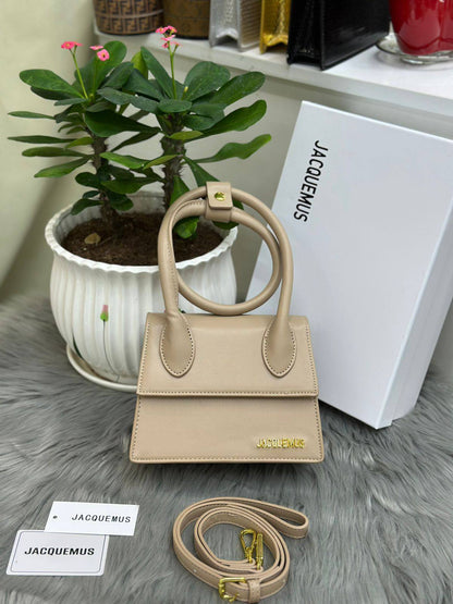FENDI
SIZE  ……… 27 CM 🥰
95 dhs❣️
with BOX🌷

Zain51
♥️♥️♥️