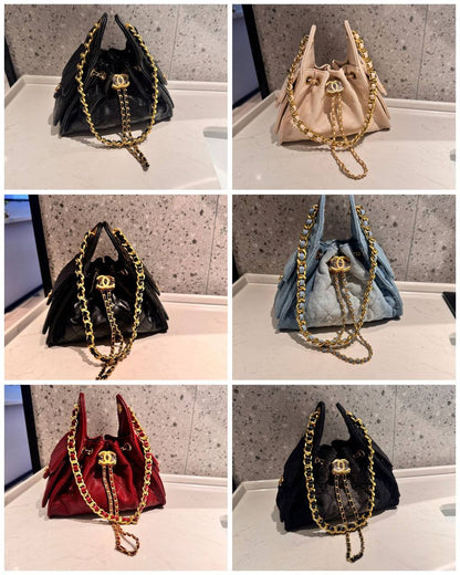 Chanel
Best quality 

with box’s 

120 dhs✅
size 20 CM

Zain290
♥️♥️♥️