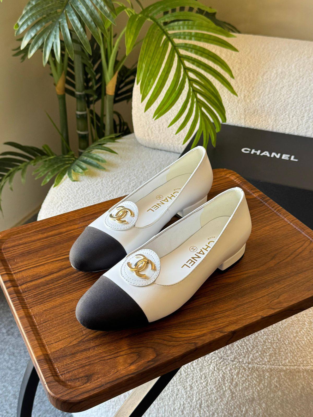 CHANEL 
SuperMaster Quality 💯
490 dhs👑
Size: 36-41💥

Zain171
♥️♥️♥️
