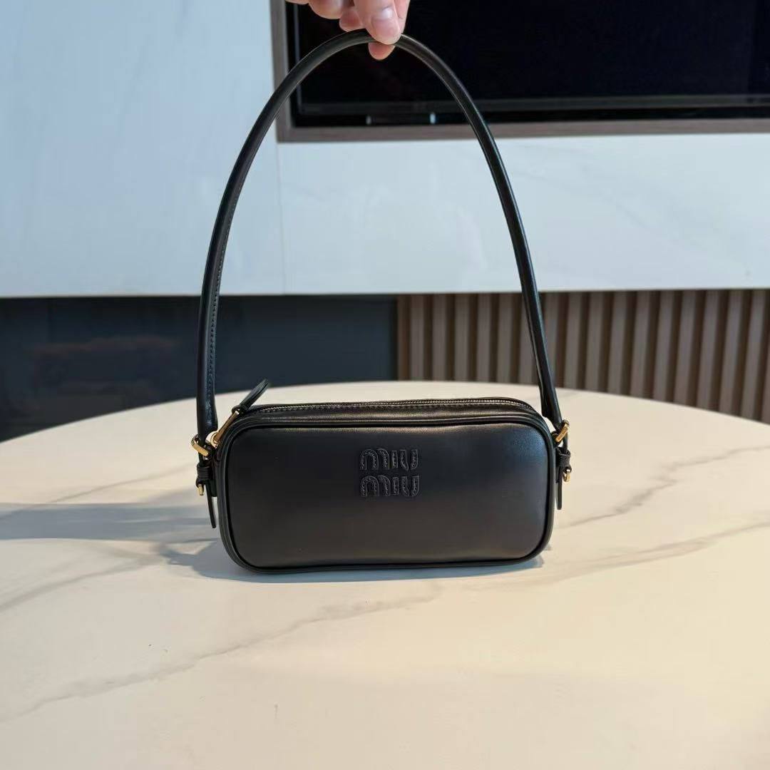 *Miu Miu leather mini bag✅*
*Size 20 cm*
For Price 👇 WTSP Text Zain 0568585901

Zain274
♥️♥️♥️