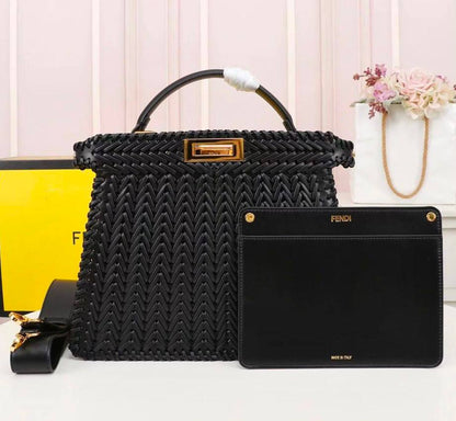 FENDI COPY ONE NEW CAME 
210 dhs🇦🇪🇦🇪

Zain295
♥️♥️♥️