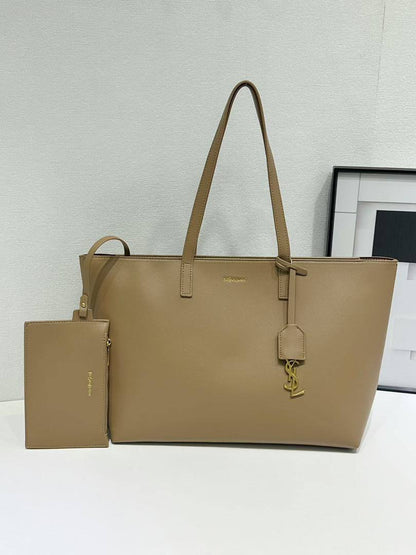 YSL
100 dhs🪙🌺

Good quality with zipper

Zain35
♥️♥️♥️