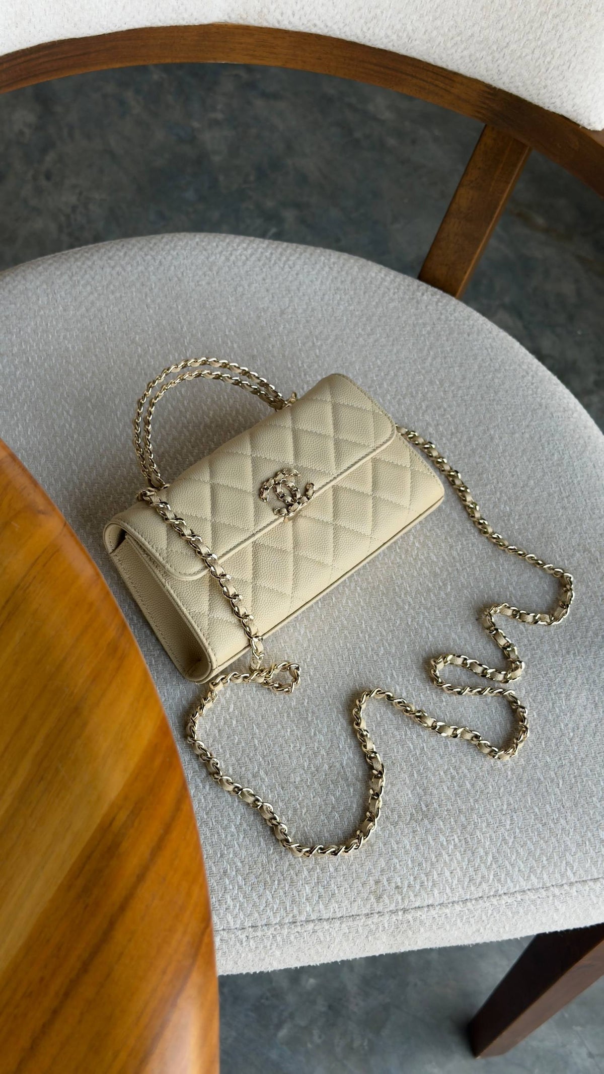 New collection ⚜️
CHANEL 💚
VIP quality 💎
Chanel flap top handle ✨
Size : 19 cm
For Price 👇 WhatsApp✅
0568585901 
0507557372
0552275751 Owner Zain 👌

Zain336
♥️♥️♥️
