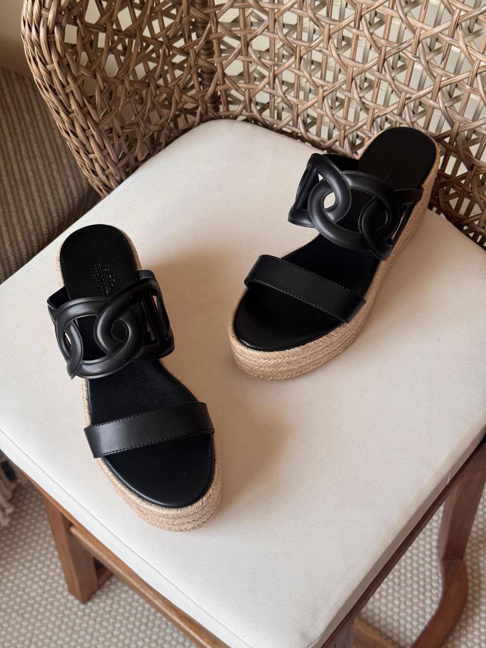 🩶 HERMES 🩶
✨ New Collection
👠 36–41
💎 Premium Quality
🔥 Super Master
450 dhs💓

Zain198
♥️♥️♥️