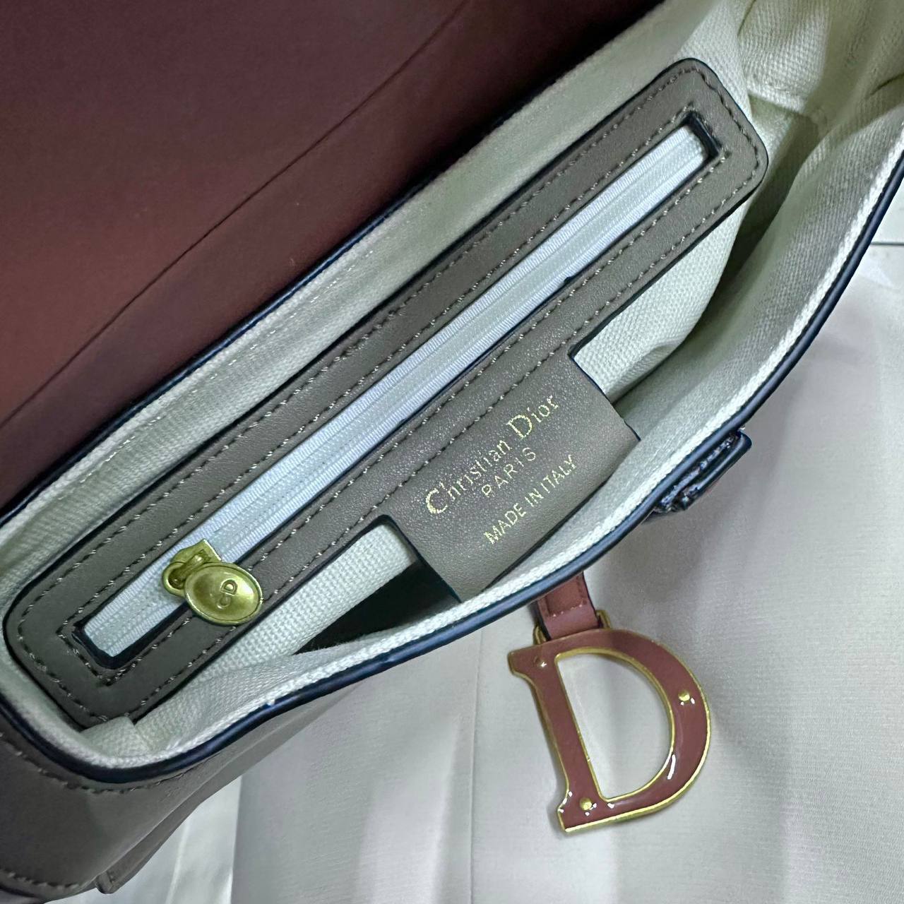 DIOR 
HIGH QUALITY RESTOCK 
130 dhs🪙🖤

Zain39
♥️♥️♥️