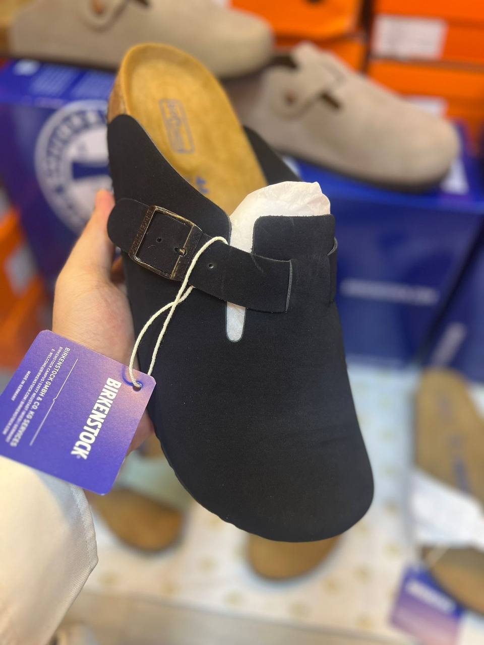 Birkenstock 
High Quality, 
New Arrived 
Size 40To 45
115 dhs🪙💚

Zain120
♥️♥️♥️