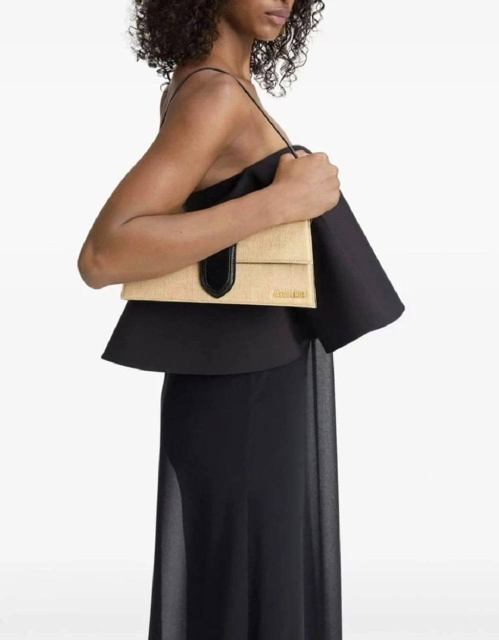 JACQUEMUS 

COPY ONE 

RESTOCK 

WITH BOX 

BIG SIZE  220 DHS……
(Leather)

Zain295
♥️♥️♥️♥️