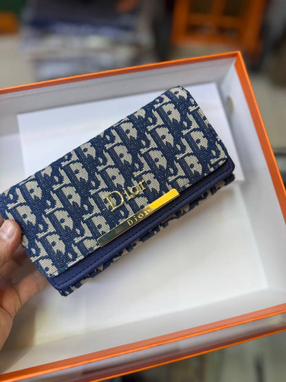 Dior
With box 
🎁🎁🎁

30 dhs✅

Zain93
♥️♥️♥️