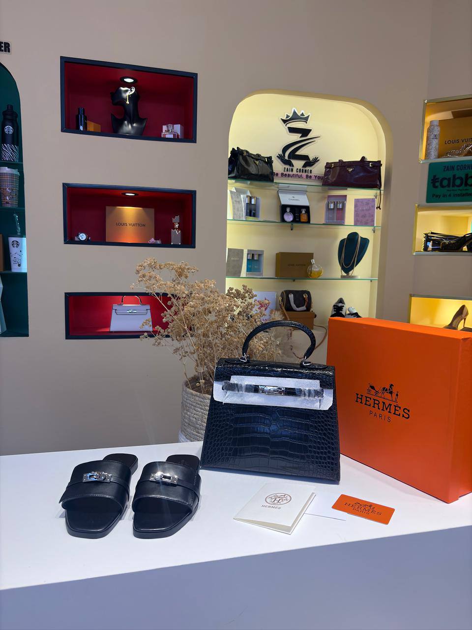 Hermes Set
Size 36-41
Full Set 190 dhs💓

Slipper 100 dhs💓
Bag 110 dhs💓

Zain132
Zain136
♥️♥️♥️