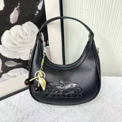 Coach
70 dhs💓

Zain232
♥️♥️♥️