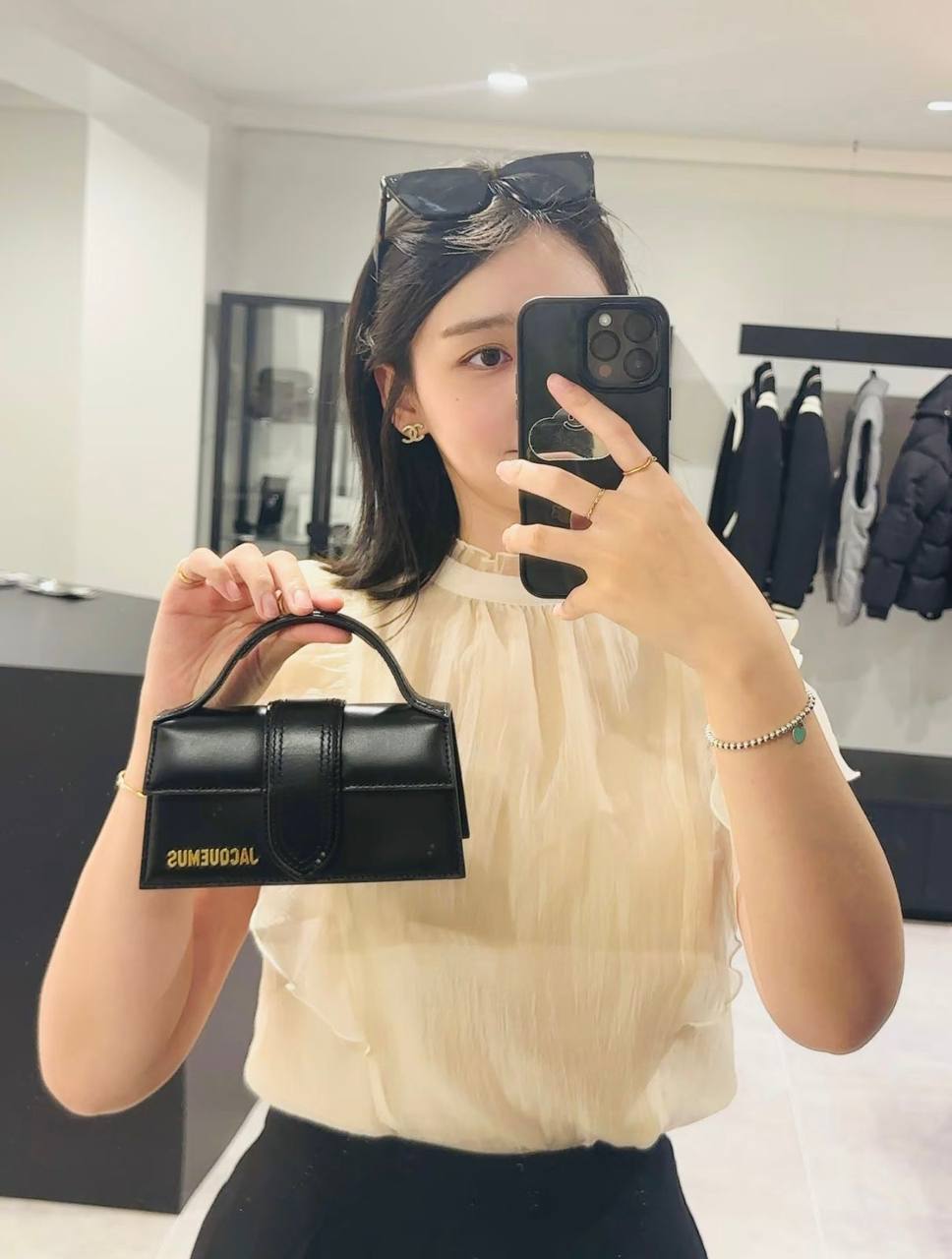 JACQUEMUS 

COPY ONE 

RESTOCK 

WITH BOX 

SMALL SIZE 190 DHS......
(Leather )

Zain295
♥️♥️♥️