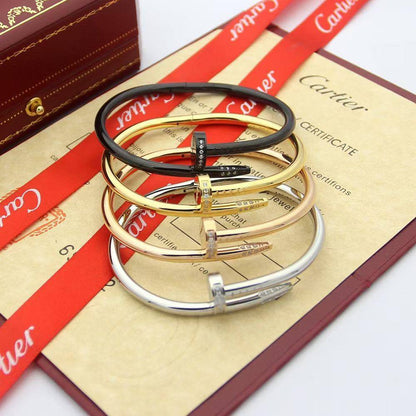 Cartier
55 dhs🗽 
BANGLE💫✨

NAIL 
WITH BOX AND PAPER BAG 🛍️🎁

Zain89
♥️♥️♥️