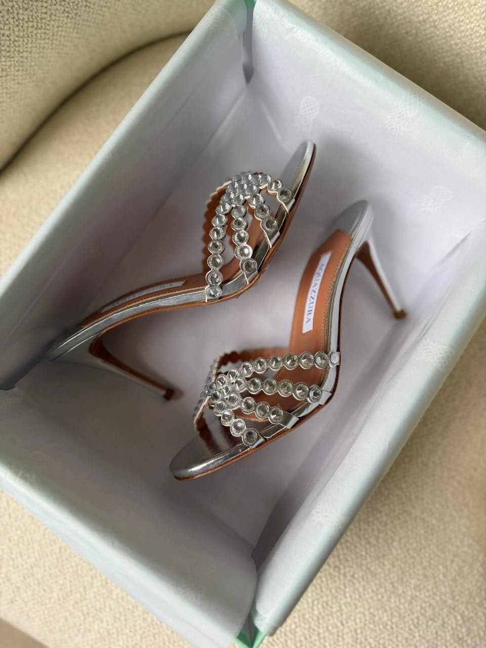 Aquazzura
𝑨𝑨𝑨 𝑸𝑼𝑨𝑳𝑰𝑻𝒀
𝑺𝑰𝒁𝑬 {36 𝒕𝒐 41}
450 dhs✅

Zain81
♥️♥️♥️