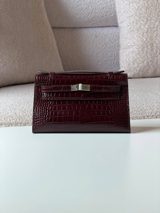 Hermes pochette 21cm💥Master quality ✅with box 📦 
610 dhs✅

Zain52
♥️♥️♥️