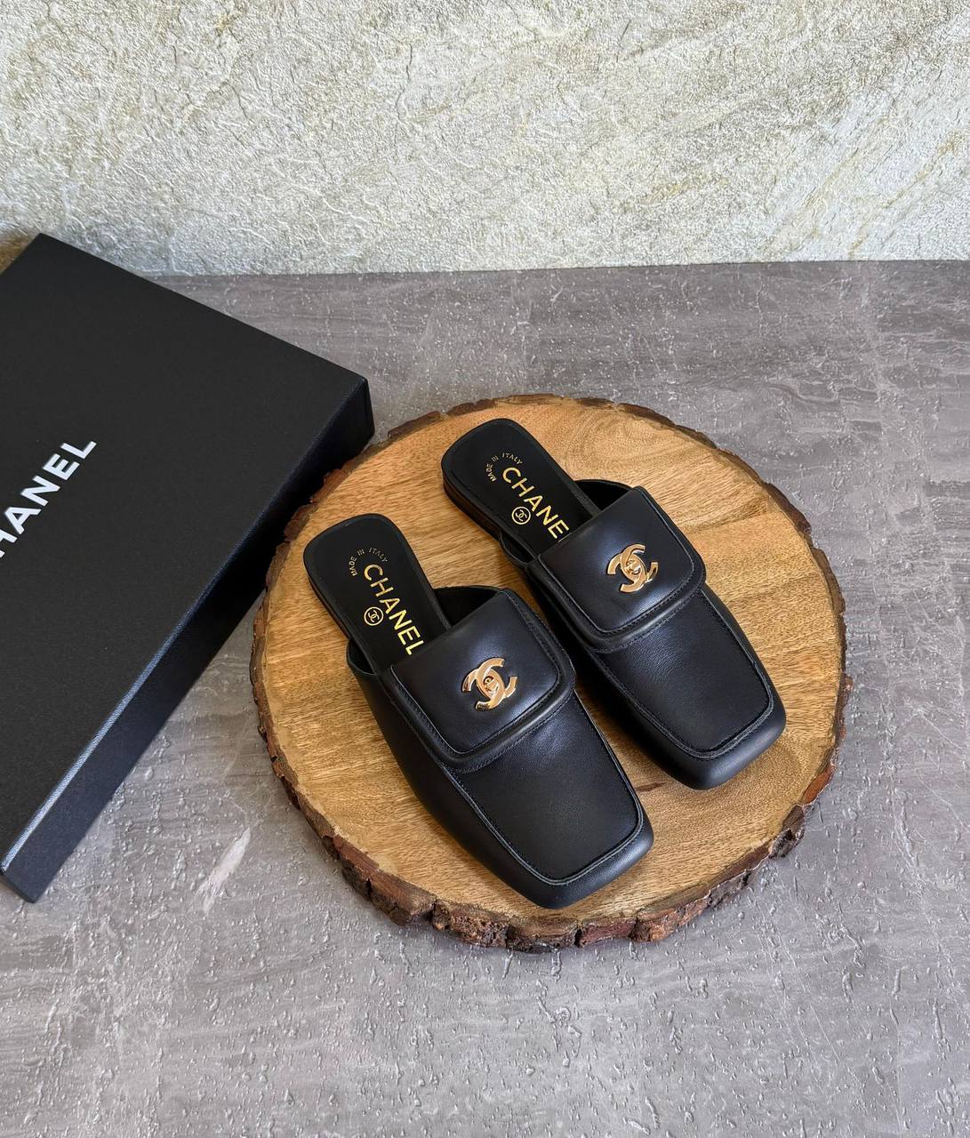 CHANEL 💫😍
SuperMaster Quality 💯
450 dhs✅
Size: 36-41 💥

Zain171
♥️♥️♥️