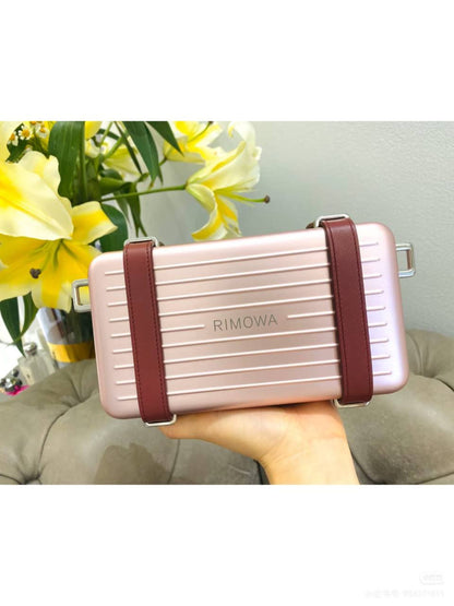 Rimowa
Master❣️❣️
270 dhs✅

Zain10
♥️♥️♥️