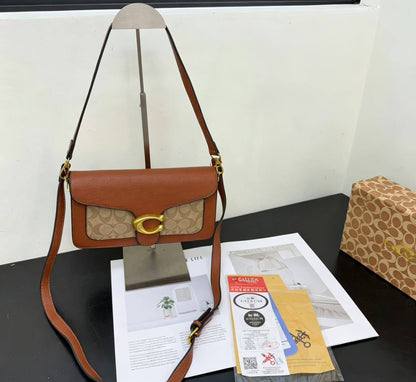 Coach

With box 
 
90 dhs🇦🇪🇦🇪

Zain232
♥️♥️♥️
