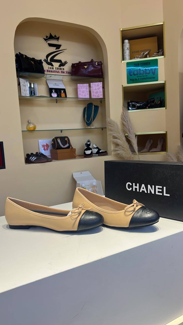 Chanel

105 dhs 
36-41

Zain21
♥️♥️♥️