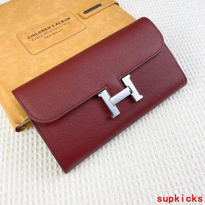 Hermes
good quality, 

comes with box, 🎁🎁🎁

size... 20*13 cm 
95 dhs👑

Zain12
♥️♥️♥️