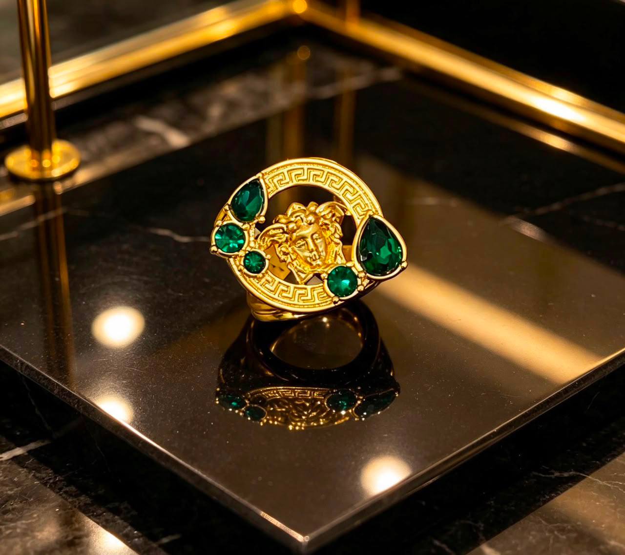 Versace set
Necklace 
Earrings 
Ring 💍 (adjustable )
Master Quality 💐

*140* AED normal box 📦

Zain48
♥️♥️♥️