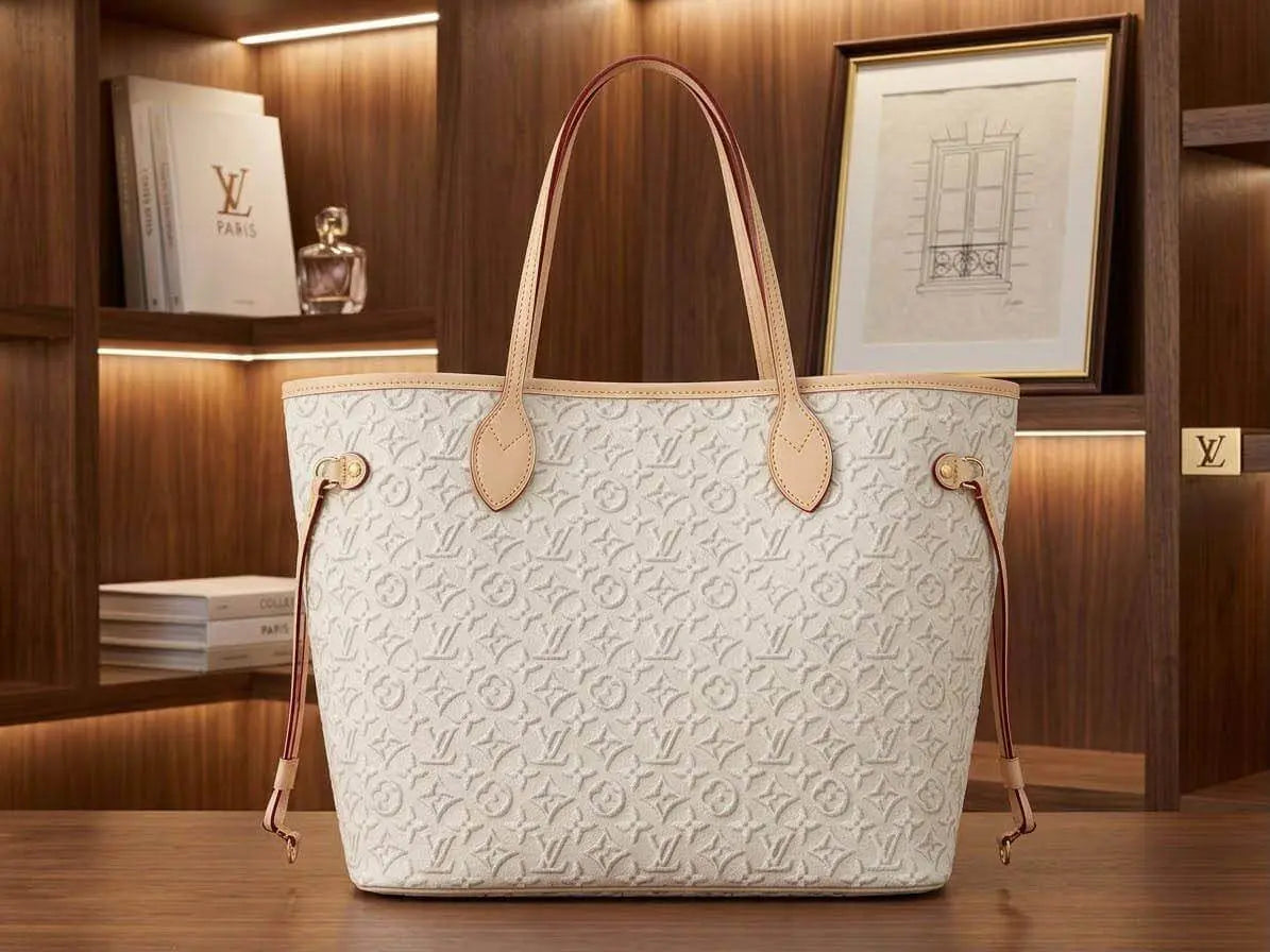 Valentino - JW PEI - BOTTEGA - D&G - PRADA - PATEK - Chanel - Fendi - Dior - MK - Loro Piana - LV - Aquazzura - Jimmy Choo - Christian Louboutin - Van Cleef - APM - Rolex - Cartier - Hermes - Gucci - Polene - ALO - Coach - Loewe - Adidas - Nike - YSL - QC