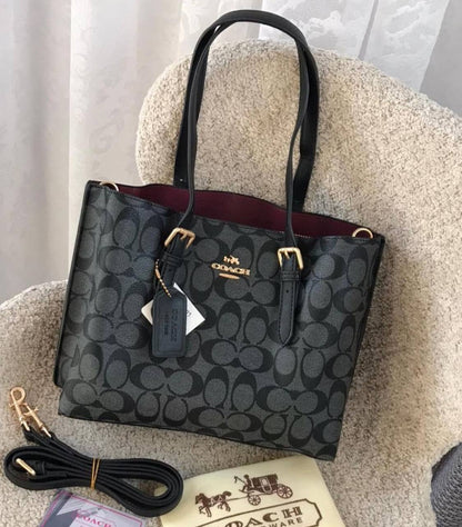 Coach
⚡25cm
100 dhs🇦🇪🇦🇪
⚡with box

Zain18
♥️♥️♥️