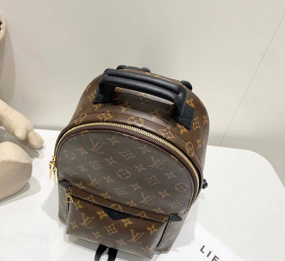 LV
 BACKPACK COPY ONE  SMALL SIZE SPECIAL OFFER ONLY 
150 dhs💓

Zain295
♥️♥️♥️