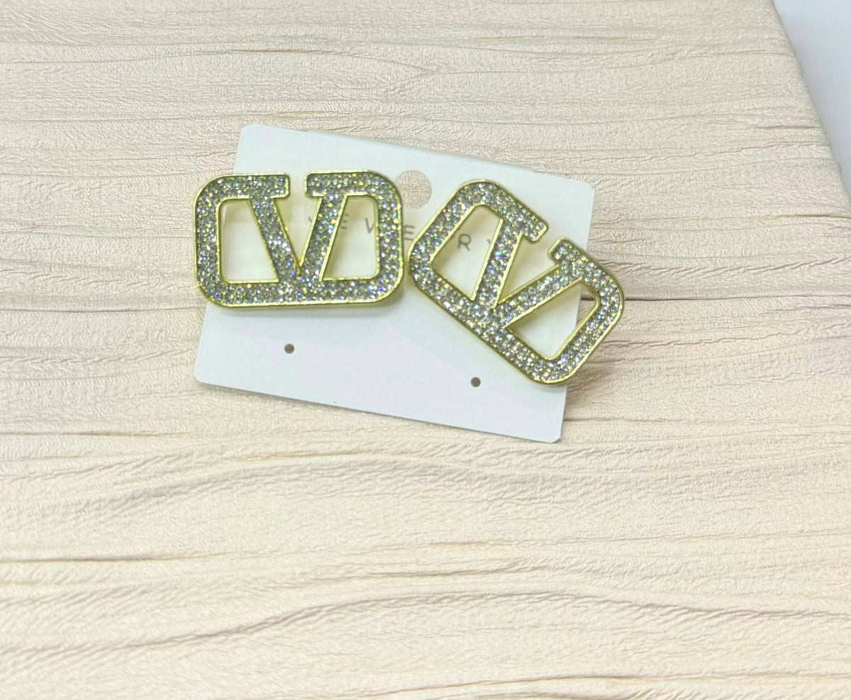 Earring 🦋 Stainless steel 💯 Good quality 🍁

 With black boxes 📦 
20 dhs🇦🇪🇦🇪🇦🇪


With normal box 🗃️

 And paper bag 🛍️ 

30 dhs🇦🇪🇦🇪

Zain216
♥️♥️♥️