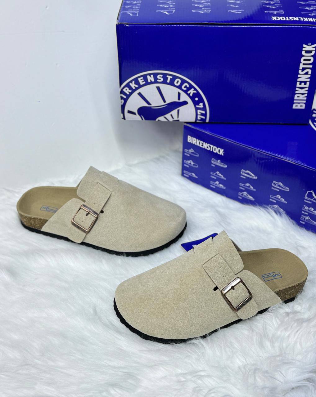 Birkenstocks
Size *36 to 41* 
105 dhs🇦🇪

Zain21
♥️♥️♥️