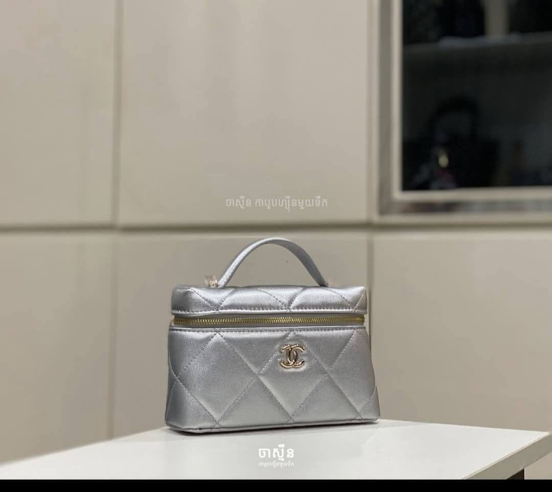 Chanel

withbox 
🎁🎁🎁

95 dhs✅

Zain143
♥️♥️♥️
