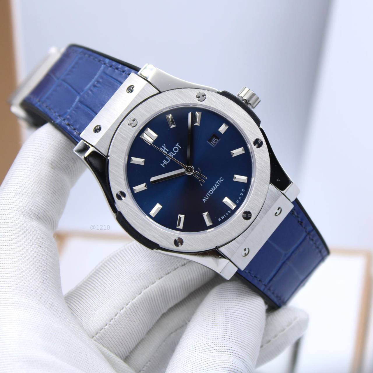 HUBLOT MEN AUTOMATIC
210 dhs✅

Zain304
♥️♥️♥️