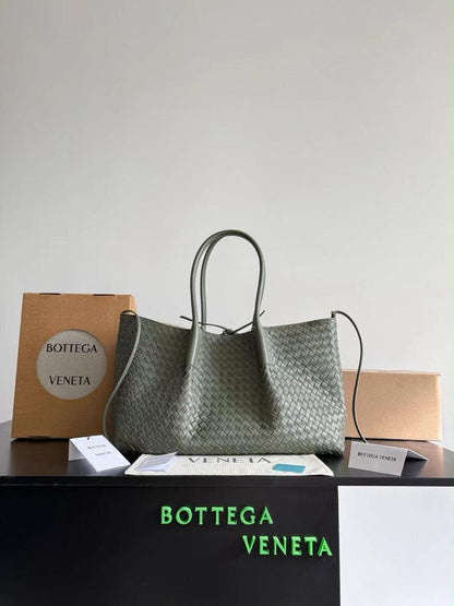 Bottega Veneta Pinacoteca tote bag 

For Price 👇 WhatsApp✅
0568585901 
0507557372
0552275751 Owner Zain 👌

Zain71
♥️♥️♥️