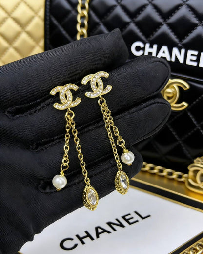 CHANEL MASTER
EARRING💫✨
60 DHS🇦🇪🇦🇪
WITH BOX AND PAPER BAG🛍️🎁

Zain89
♥️♥️♥️