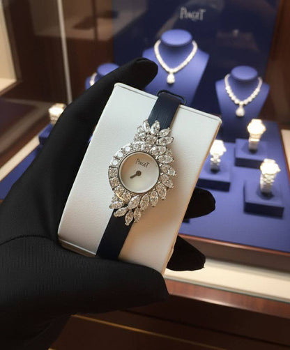 Piaget watch 
for ladies good quality 
320 dhs🪙🌨️

Zain59
♥️♥️♥️